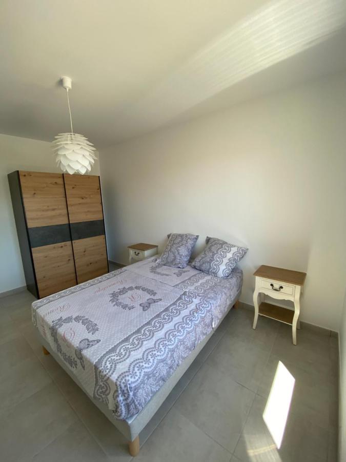 Appartement Isle Sur La Sorgue リル・シュル・ラ・ソルギュ エクステリア 写真